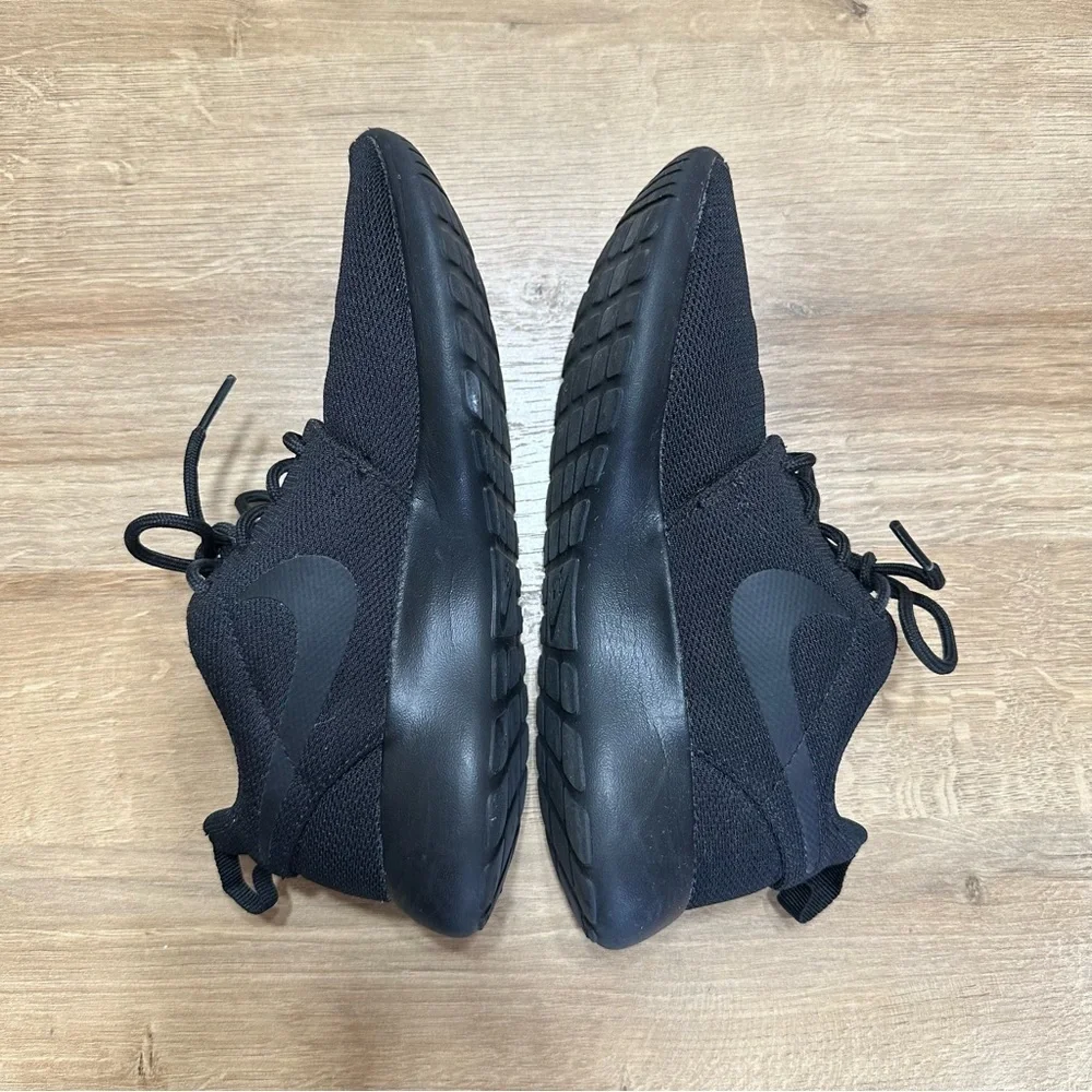 Nike Roshe One Black Lace Up Sneakers Black 5Y Sporty